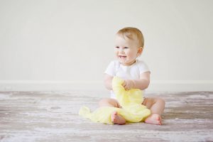 Co może wskazywać na zaburzenia integracji sensorycznej u niemowląt i małych dzieci?